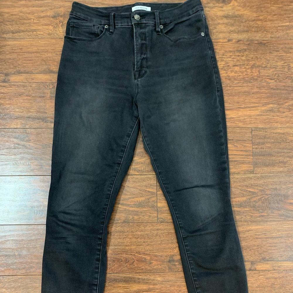 Good American size 8/29 washed black crop jeans.